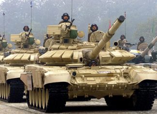 США увеличили отрыв от России в торговле оружием