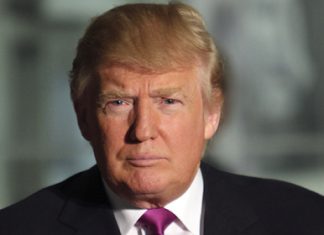 Трамп пришел на чужую свадьбу и начал нахваливать себя