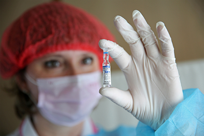 Богатых обвинили в нехватке вакцин по всему миру