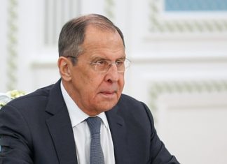 Лавров понадеялся на возобновление авиасообщения с курортами Египта