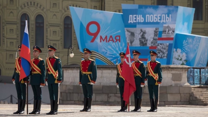 Российский военный потерял сапог во время парада на Красной площади: видео инцидента попало в Сеть 