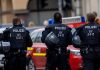 Мужчина с ножом напал на прохожих в Германии