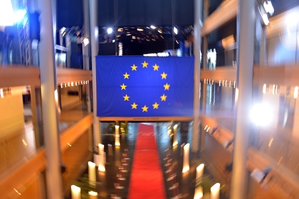 Совет Евросоюза разрешил привитым от COVID-19 европейцам путешествовать