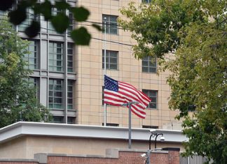 В посольство США в России проник неизвестный