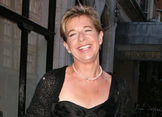 Австралия вышлет британскую телезвезду за шутки над карантином