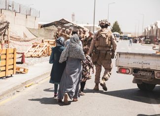 Белый дом изменил политику допуска в аэропорт Кабула