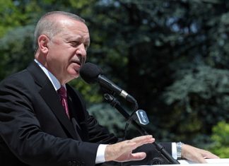 Из-за наводнения в Турции погибли 17 человек