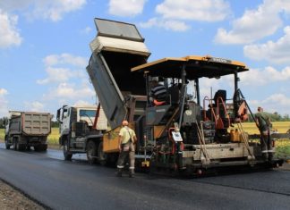 По программе »Большая стройка» до конца месяца отремонтируют маршрут Бахмут – Лисичанск