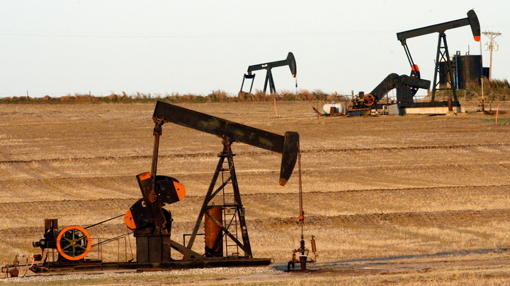 США призывают ОПЕК+ наращивать добычу нефти для снижения цен на топливо