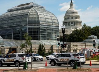 Угрожавший устроить взрыв рядом с библиотекой Конгресса мужчина сдался полиции