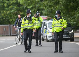 Вооруженный ножом мужчина ранил троих человек в Лондоне