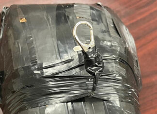 Беспилотник по ошибке сбросил посылку с наркотиками на школьный двор