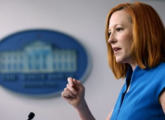 Чиновникам США пригрозили увольнением за отказ от вакцинации