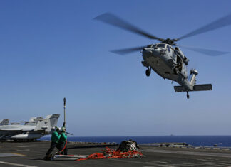 При крушении вертолета ВМС США погибли пять человек