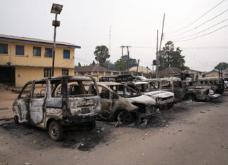 В Нигерии более 200 заключенных сбежали после вооруженного нападения на тюрьму