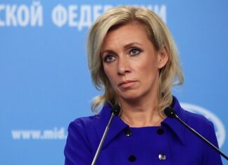 Захарова указала на дурное воспитание Зеленского