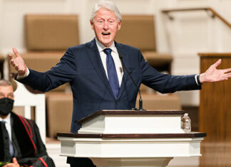 Билл Клинтон попал в больницу