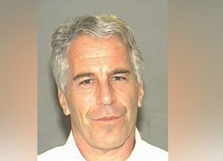 Россиянка обвинила Джеффри Эпштейна в сексуальном насилии