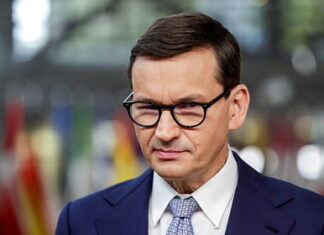 Выступление премьера Польши в Европарламенте оборвали упоминанием Путина