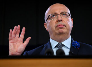 Франция обвинила Австралию в преднамеренном обмане с подлодками