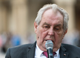 Президент Чехии заразился коронавирусом