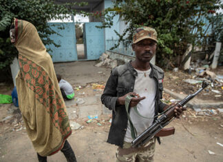 В Эфиопии ввели режим ЧС