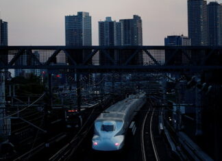 В Японии провели испытания нового беспилотного скоростного поезда