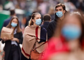 Во Франции оценили вероятность закрытия границ из-за нового штамма