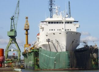 Задержанные в Дании россияне провели на судне несколько дней подряд