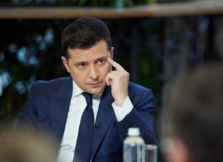 Зеленский поддержал петицию Стерненко о запрете въезда россиянам в Украину