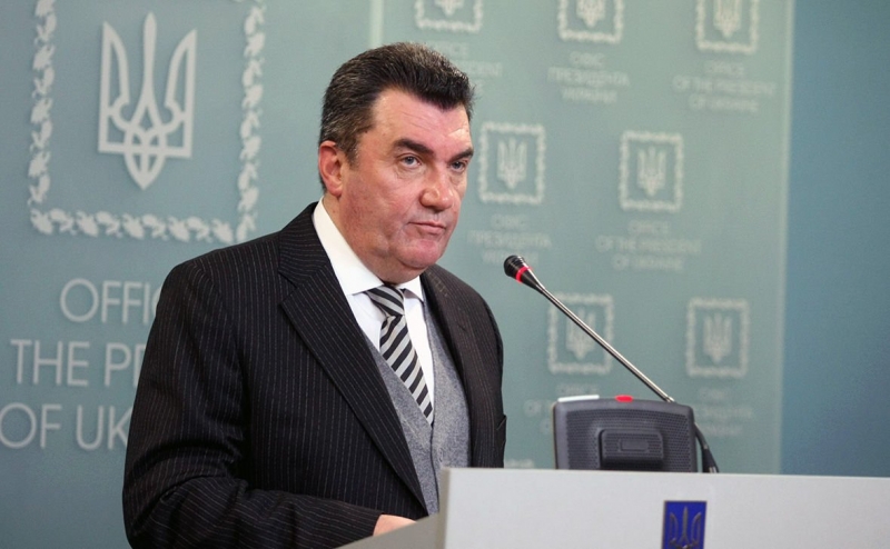 Данилов рассказал, когда будет введено военное положение в Украине