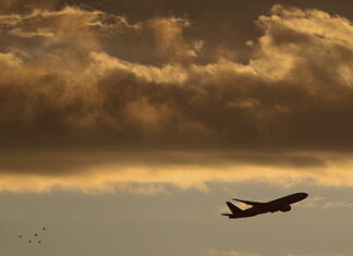 Росавиация раскрыла детали инцидента со сменой курса лайнера из-за самолета НАТО