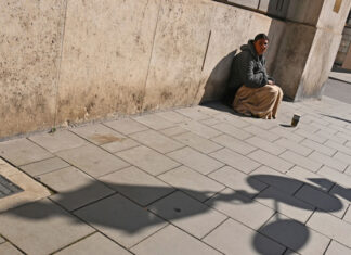 Росстат назвал границы бедности: число малоимущих снизилось быстрее оценок