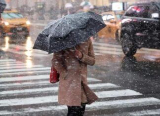 Снег, гололедица и сильный ветер: синоптики уточнили, где в среду в Украине будет плохая погода. Карта