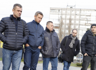 »Здесь у нас теперь красота»: жители левого берега радуются обновлению скверов