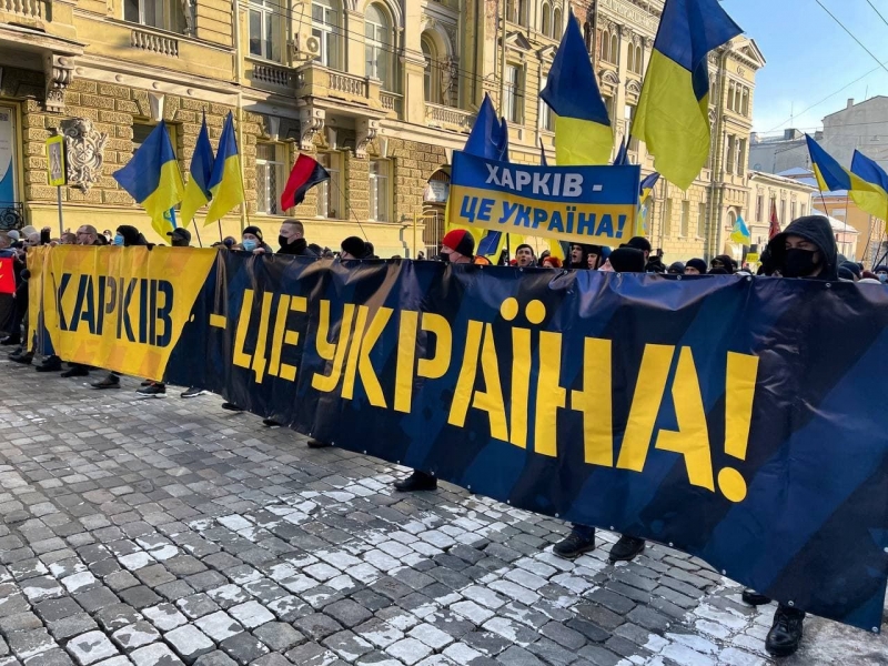 Тысячи людей на Марше единства в Харькове рассказали, что думают о Путине