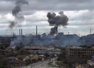 «Дети дрожат от России»: показано новое видео с мирными жителями в укрытии «Азовстали»