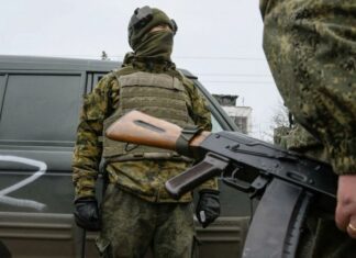 «Осколок в ногу вогнать молотком», — военные РФ ищут возможность сбежать из Украины, перехват