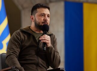 Зеленский едва сдержал слезы и назвал РФ «вонючими подонками» после гибели ребенка в Одессе