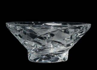 В Москве открывается выставка изделий Ленинградского завода художественного стекла