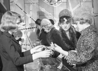 В Москве и Петербурге заработают аналоги советских магазинов «Березка»