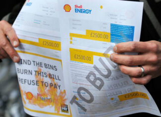 Британцы вышли на протест против «никем не избранных и чокнутых»