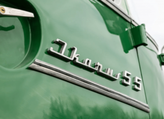 Музей Транспорта Москвы отреставрировал футуристический автобус «Икарус-55»