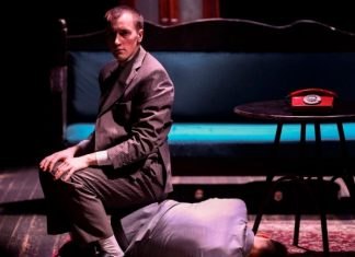 Театр на Таганке представляет спектакль «Утиная охота»