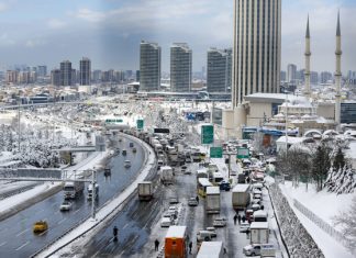 Турция запретила транзит в Россию санкционных товаров