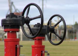 Новак: российская экономика конкурентоспособна из-за низких цен на газ