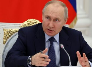 Путин призвал уходить от советских валютных атавизмов