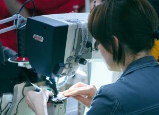 Собянин заявил о промышленном буме в производстве одежды и обуви