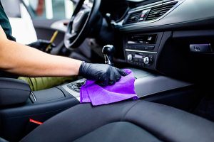Химчистка салона автомобиля: как правильно и безопасно очистить и восстановить интерьер