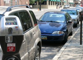 Максим Бабицкий инициирует открытие ночных парковок в Ришон-ле-Циона: удобство для жителей гарантировано